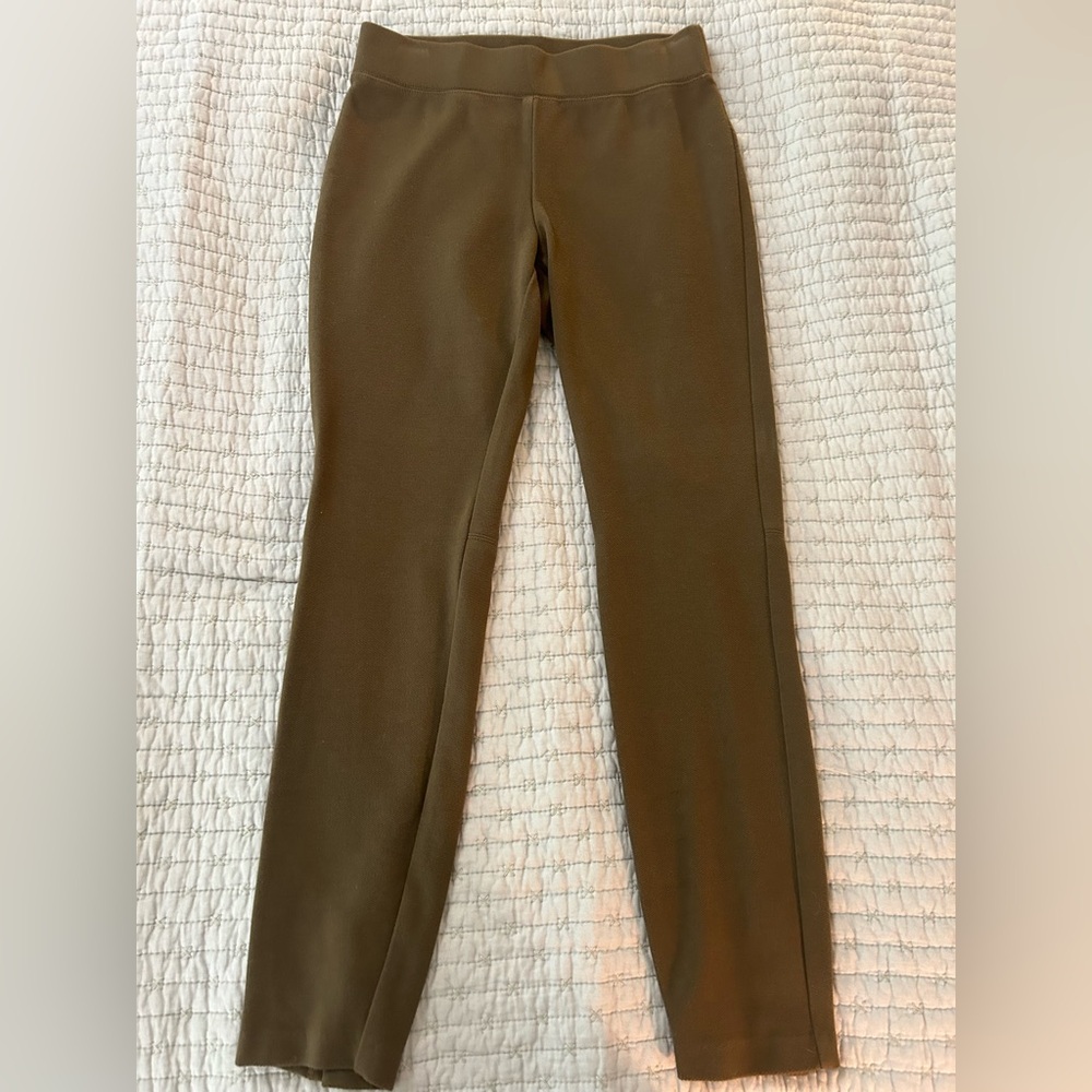 J Jill Ponte Knit leggings with Snaps at bottom of leg.